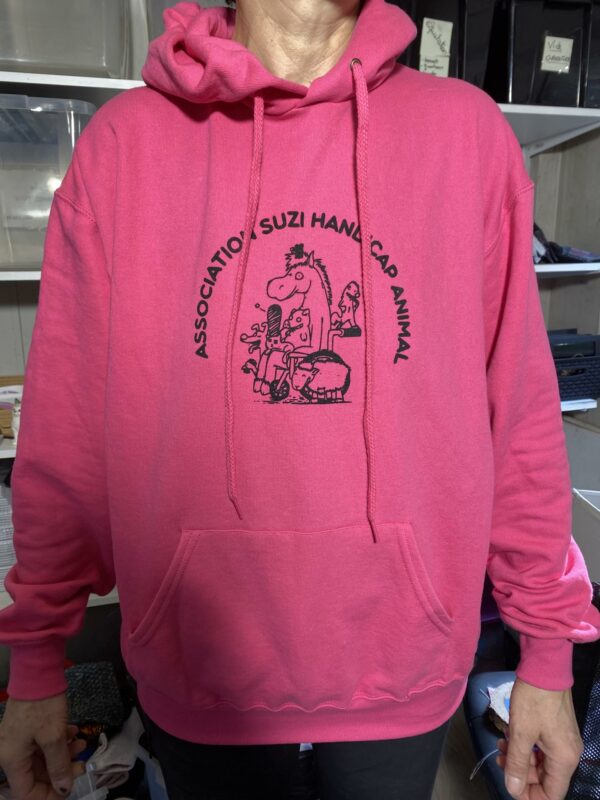 Sweat à capuche rose – Image 2